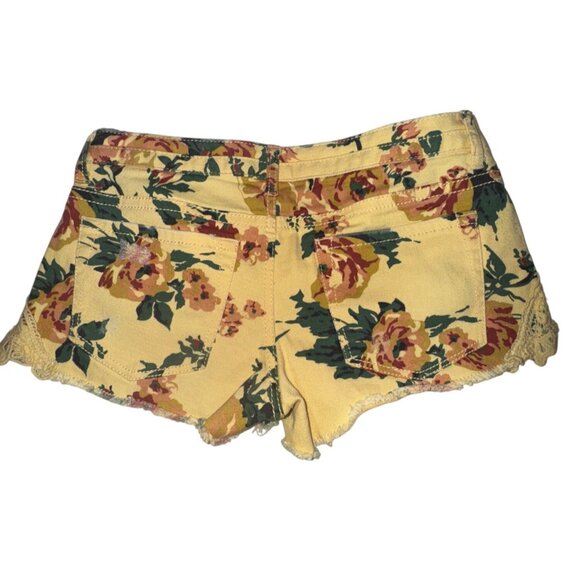 Mudd Floral Yellow Denim Shorts Lace Trim Size 7 Y2K Western Sexy Boho feminine - Picture 2 of 7